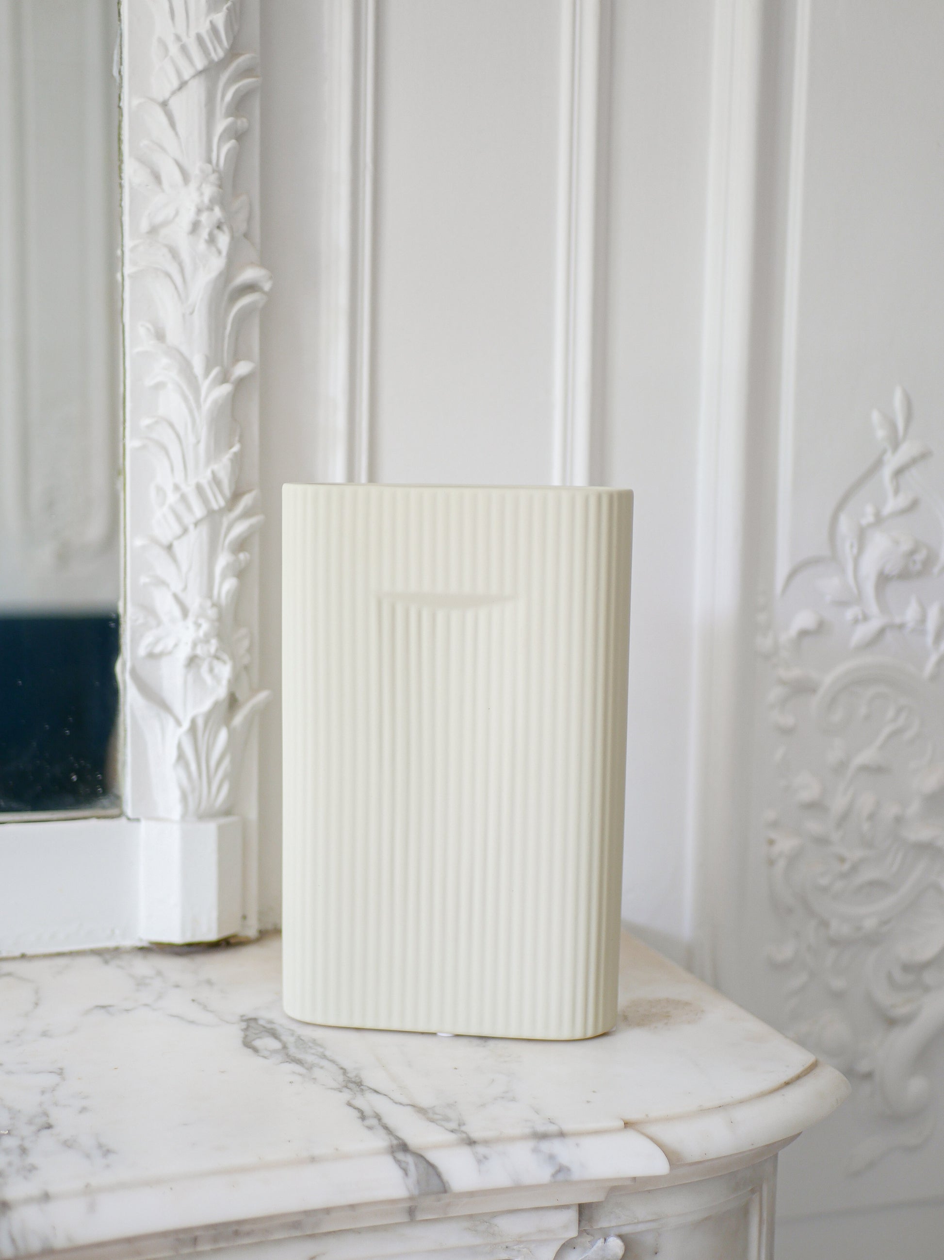 Vase crème strié