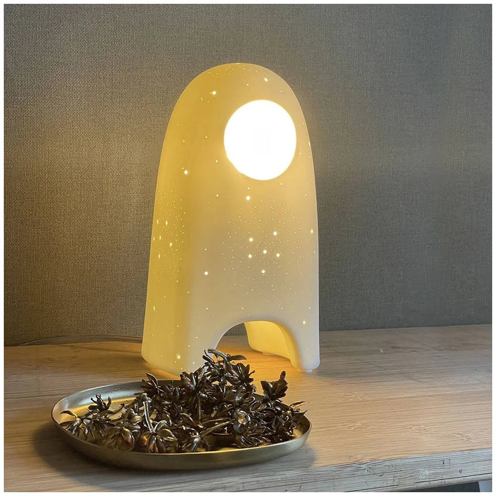 Lampe astronaute – Porcelaine Blanche Mate; Éclats de Lumière